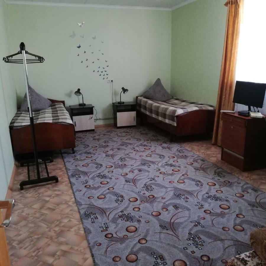 Hôtel Belye Rozy à Nyasvizh Extérieur photo
